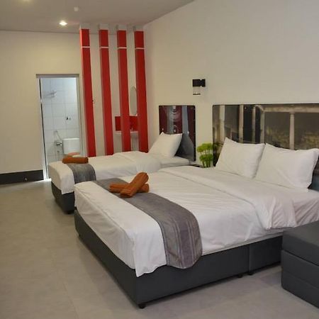 Oyo 90265 Hotel Ventura Кангар Экстерьер фото
